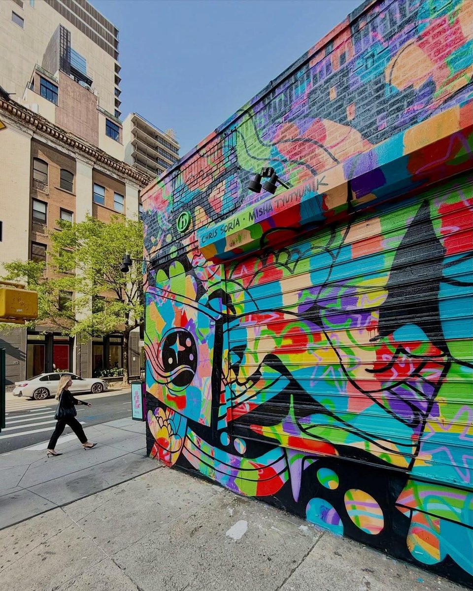 Caring_Grace's tweet photo. If you come to NY, go to the corner of Spring Street and Greenwich Street and see this wall that tells a story. https://t.co/A2TUY2Pm39