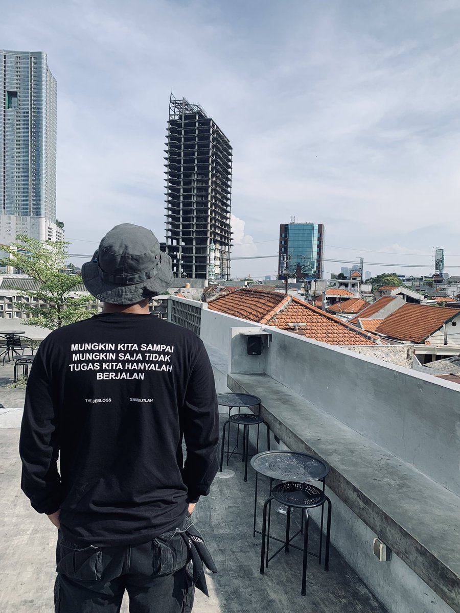 salah satu lirik lagu ter-josjis sing tau tak rungokke.