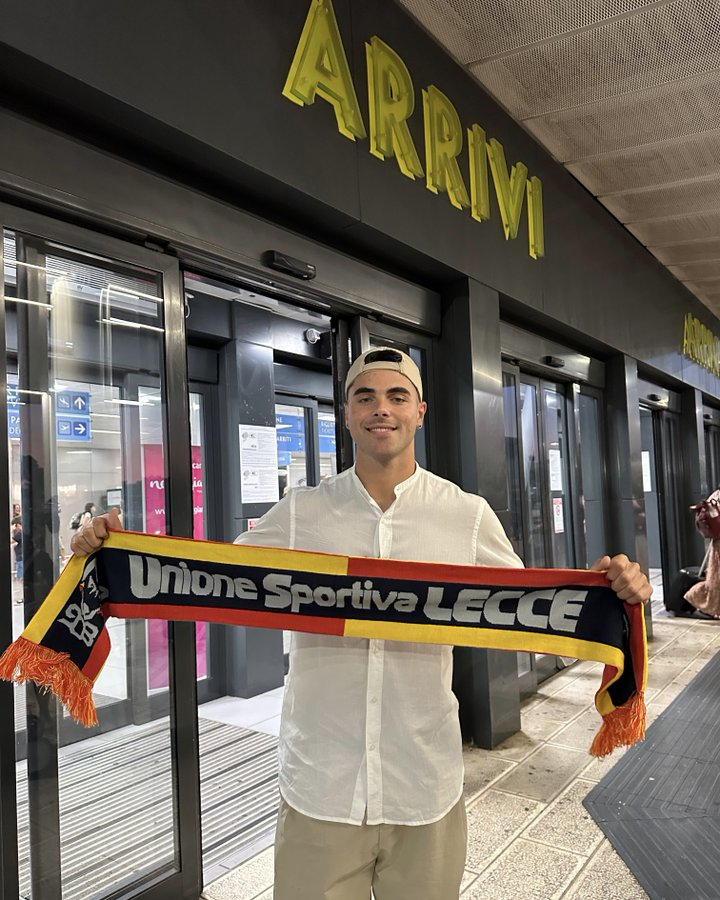 🟡⚽️ Here We Go!
Riccardo Sottil (26), left winger from Italy, joins Lecce from Fiorentina on loan for €500K.
Contract until June 30, 2026.
Welcome, Sottil! 🔥