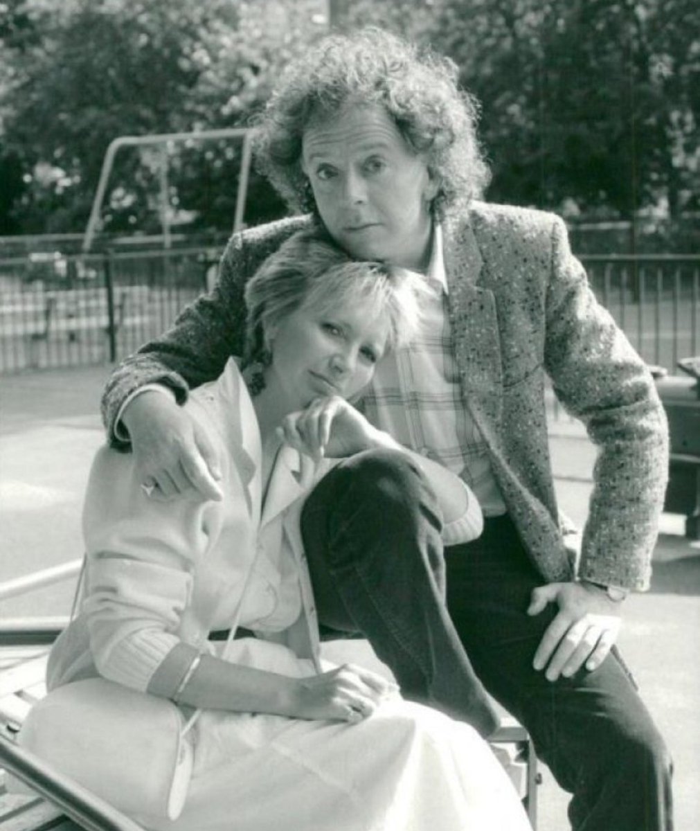 Sportywagon's tweet photo. Sad to hear of the passing of Ray Brooks. A great actor especially Cathy Come Home,the reincarnated Marty Hopkirk in Randall & Hopkirk Deceased & EastEnders but for me will be remembered most for his performance in Big Deal alongside Sharon Duce Great show #RayBrooks #RIPRay 🙏 https://t.co/JNgjnPdWFW
