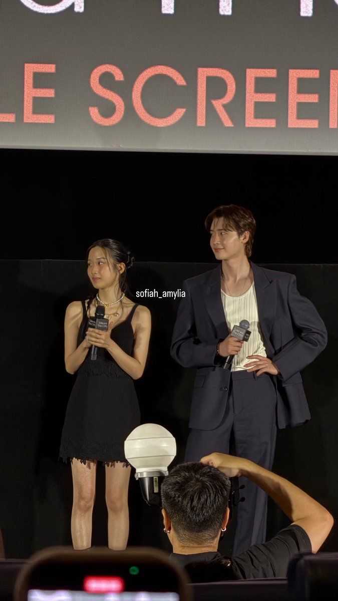 sofiah_amylia's tweet photo. Someone pinch me 😭❤️ 

Credit to the owner of the selfie cause somehow someone airdropped it to me ❤️

#LawAndTheCity #MunKaYoung
#LawAndTheCityinMY #문가영 #서초동 #MunKaYounginKL #MunKaYoungINMY https://t.co/XFwARpfurL