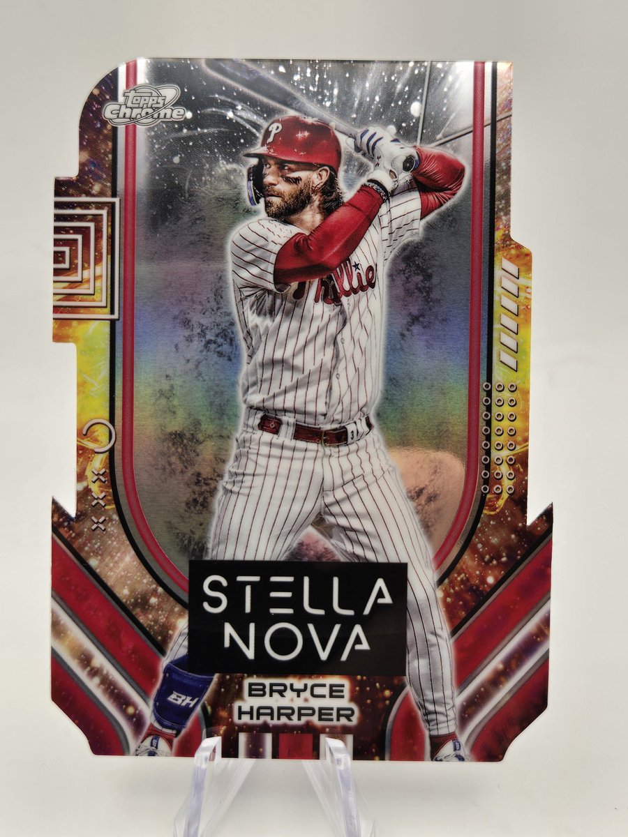 deepfriedtxn's tweet photo. @MattStrahm @Topps @TheCardLifeTV Case hit gorgeous card! https://t.co/F49ORmzZG2