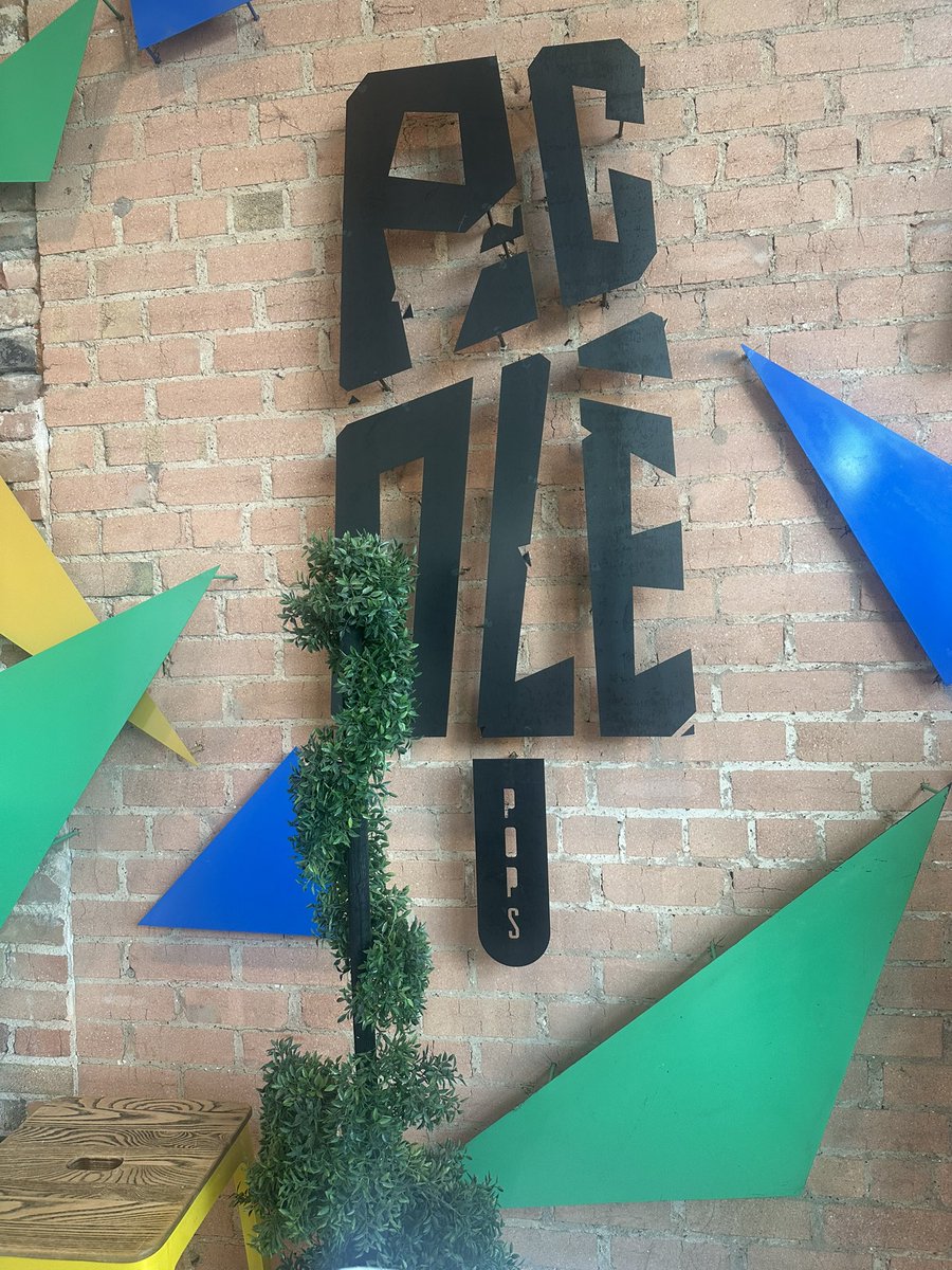 MizzPow_'s tweet photo. First lunch date of the school year: caught up with my old STAG/PG crew at Pecan Lodge and dessert at Picolé Pops. We’re all headed in new directions this year, but I’m wishing each of them the best school year yet. 💛📚
 #NewChapters #GoodPeopleGoodFood #TeachersWhoLunch https://t.co/TUA5HE1EUb
