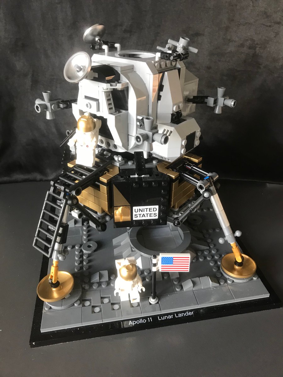 the_egghunter's tweet image. Finally received the missing pieces of my Eagle lunar lander and was thus at last able to finish the work! Spare for the nuisance of said missing pieces, I really loved building this one. 🚀👨‍🚀 🌔  

#LEGO #Apollo11 #Moonlanding #NASA