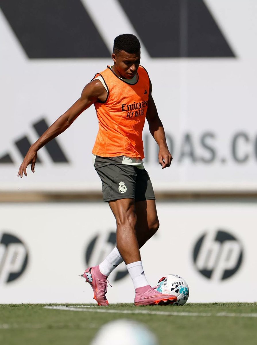 MadridXtra's tweet photo. Kylian Mbappé 🟠 https://t.co/wEup0swll2