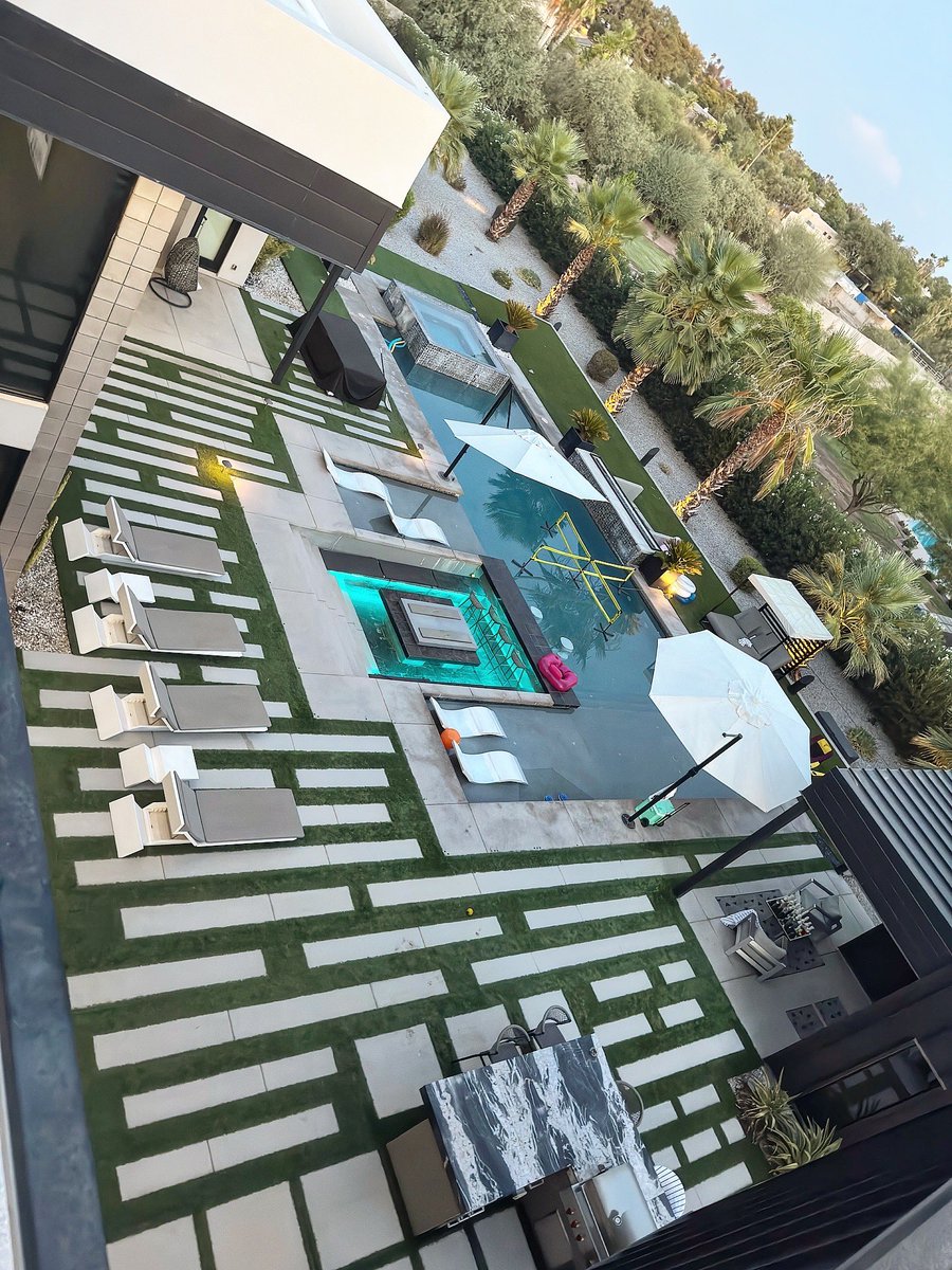 EricDillmanDzn's tweet image. Arizona trip was a 10/10… if you ignore the part where I was slow-roasting like a holiday ham. But hey, 118° is just nature’s way of making sure you sit still and recharge.
#paradisevalleyaz #arizona #vacation