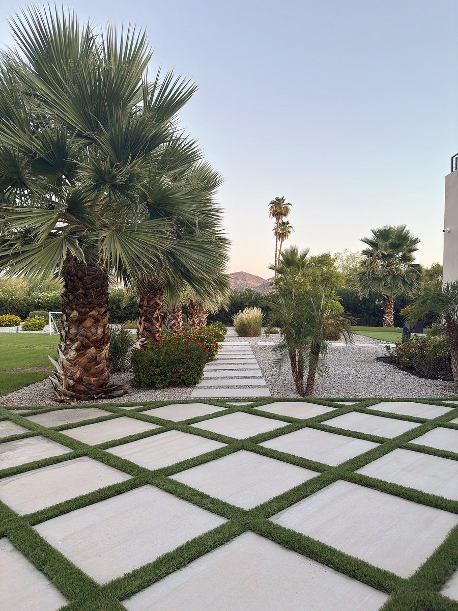 EricDillmanDzn's tweet image. Arizona trip was a 10/10… if you ignore the part where I was slow-roasting like a holiday ham. But hey, 118° is just nature’s way of making sure you sit still and recharge.
#paradisevalleyaz #arizona #vacation