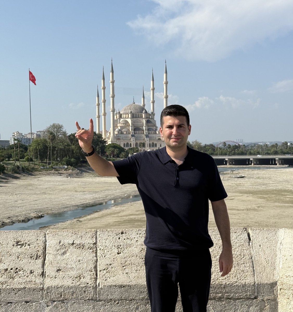 📍Adana

Denildi mi bir yerin adına Türk beldesi. Gözüm al “bayrak” arar kulağım “ezan” sesi… 🇹🇷 🐺