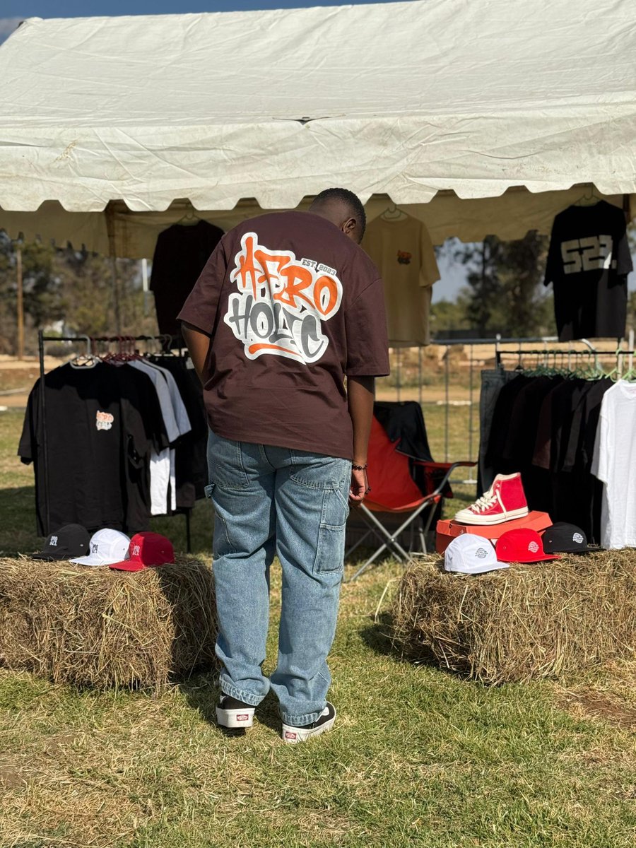 nitefreakdj's tweet photo. Shoutout to everyone Rocking the Merch today , Thank You for the Love ❤️
https://t.co/N73Wg4BqDd

#Afroholic https://t.co/9x56IIc5mo
