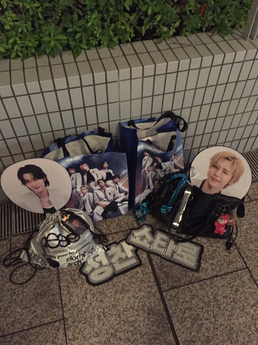 ︎︎re tweet media