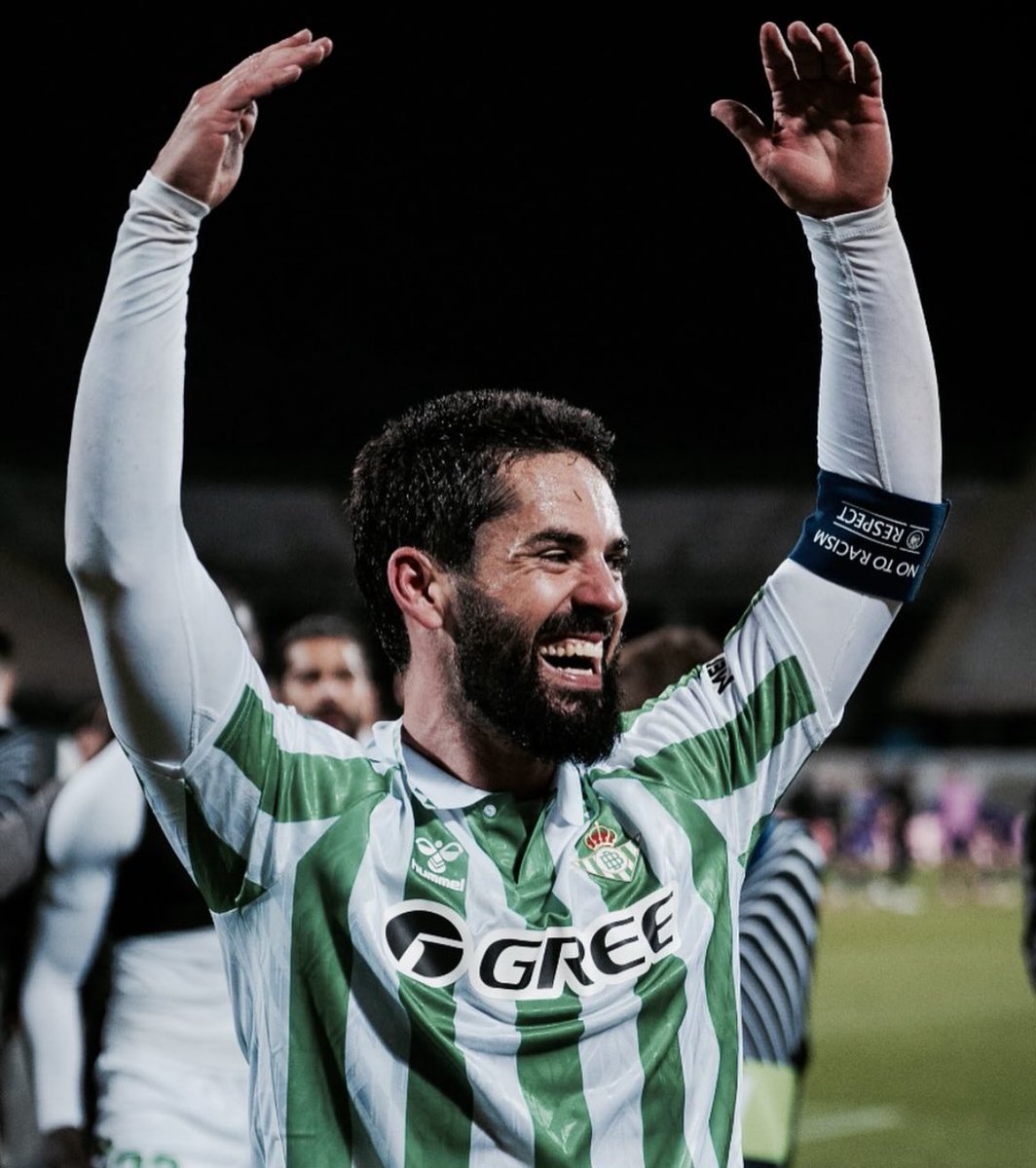 Quien se alegra de la lesión de Isco no hace más que evidenciar el temor que le tienen a uno de los mejores futbolistas que ha dado España. 

Volverá, como ya lo hizo antes, y volverán a quedarse en silencio, impotentes, porque la única forma de pararlo es cuando no puede jugar.