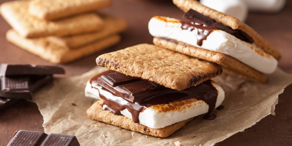 FoodForYou101's tweet photo. Today is National S'mores Day! https://t.co/REhCfxTOA3