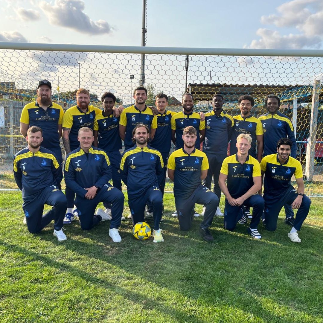 Bedfont FC (@bedfontfc) on Twitter photo ๐NEW TRACKSUITS๐
Massive thank you and shout out to <a href="/palaceamusement/">Palace Amusements</a>!! ๐
We are very grateful for the new tracksuits and the lads couldn't look smarter!!
palace-amusements.com ๐
#begambleaware #whenthefunstops #Thankyou ๐NEW TRACKSUITS๐
Massive thank you and shout out to <a href="/palaceamusement/">Palace Amusements</a>!! ๐
We are very grateful for the new tracksuits and the lads couldn't look smarter!!
palace-amusements.com ๐
#begambleaware #whenthefunstops #Thankyou