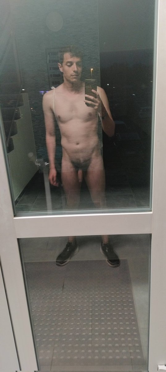 😜👋🏻

#CapdAgde 🇨🇵 #exhibitionist #public #flashing #nude #naked #twinks  #naked #publicflashing #nakedcity #NudistGroup #capdagde #nudist #Cap2025