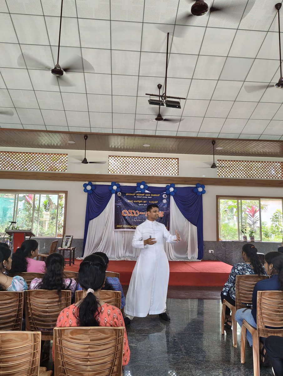 FrAnilIvanFern1's tweet photo. "Cyber Sapiens: Smart Youth in the AI Era” — a media literacy session for the ICYM members of Pezar Deanery, Diocese of Mangalore, held on 10 August 2025 at Gurpur-Kaikamba, Mangalore. Canara Communication Centre Mangalore 

#CyberSapiens #SmartYouth  #MediaLiteracy https://t.co/X1caFXqAua