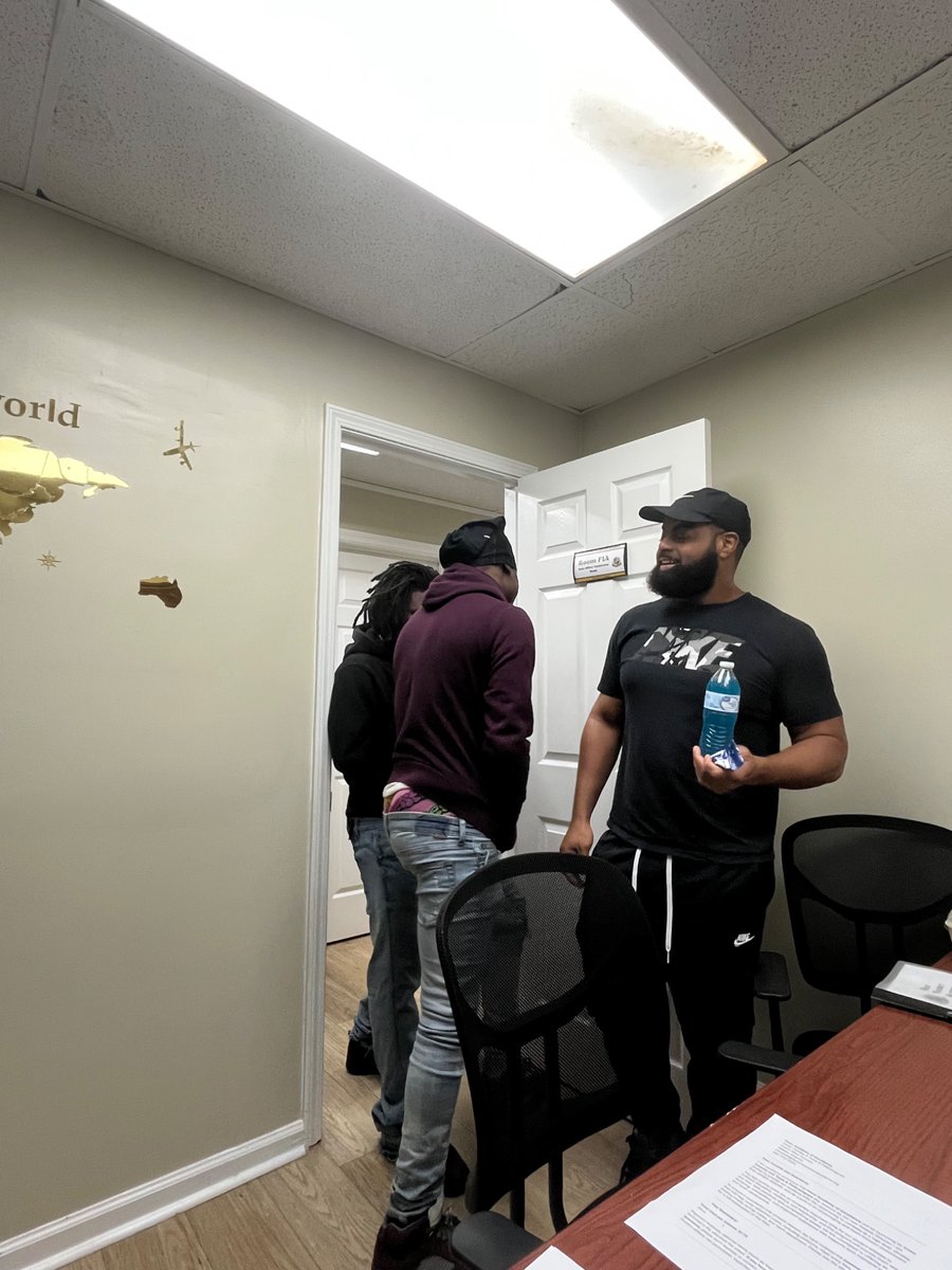 FavorAcademy's tweet photo. And just like that, we are RISing! Excited to welcome new students into our FAEmily! We are thrilled to be apart of our students' journey toward success. #RestorativeEd #traumainfornedandwellnessfocused #specializedhighschool #RISErs! #FavorTransitionAcademy #fta  #hopeliveshere https://t.co/erqShWBhKC