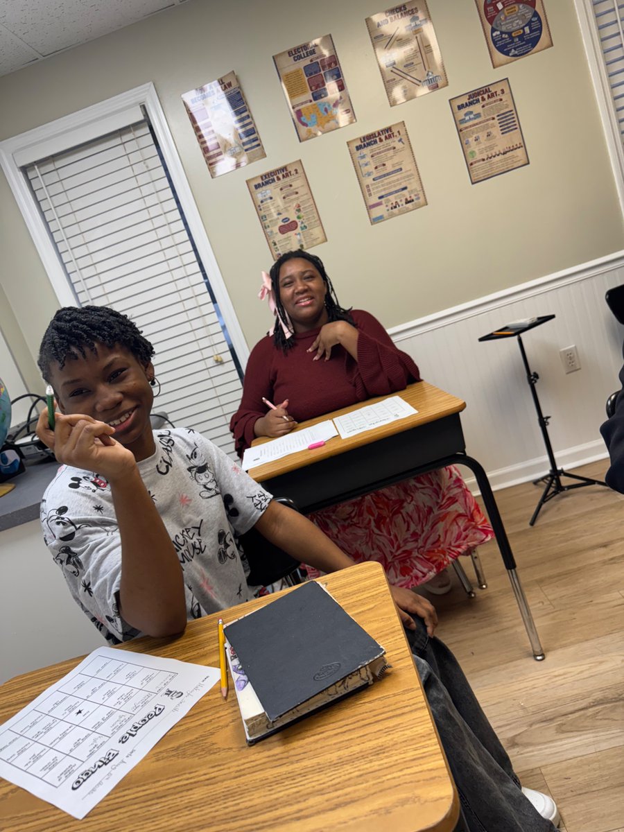 FavorAcademy's tweet photo. And just like that, we are RISing! Excited to welcome new students into our FAEmily! We are thrilled to be apart of our students' journey toward success. #RestorativeEd #traumainfornedandwellnessfocused #specializedhighschool #RISErs! #FavorTransitionAcademy #fta  #hopeliveshere https://t.co/erqShWBhKC