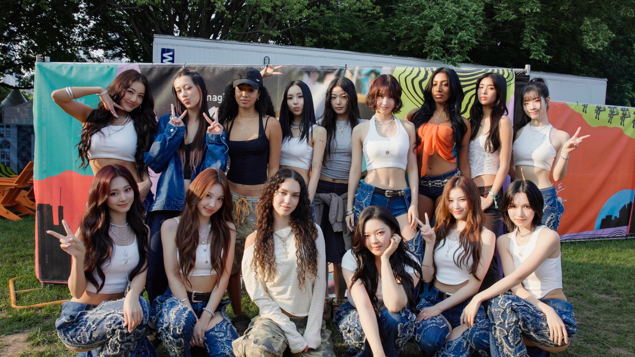 GyAYK6SbkAA__zm?format=jpg&name=large