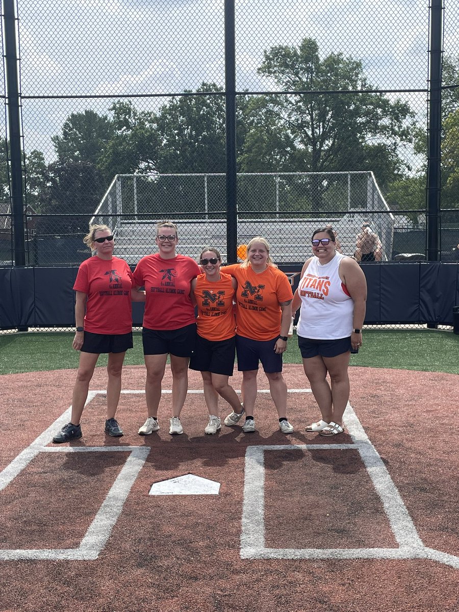 BMHSTitanSB's tweet photo. Another alumni game in the books! So great to have past,present, and future softballers together! Thank you to everyone who came! https://t.co/FiCe2AkQJr