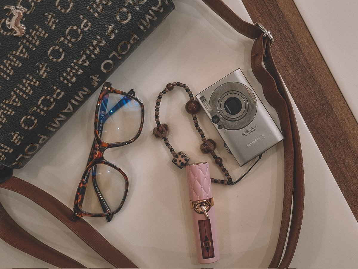 کاش حداقل پول میگیرین پروژه تخریب ایجاد کنین جرات داشتین با اکانت واقعیتون یه حرف مفت بزنین من ماهانه ۱۰۰ میلیون از نگین خرید میکنم همه چیش به موقع فقط بخاطر جنگ ۱۲ روزه اندازه یه ماه عقب افتادن که طبیعیه ما تو ایرانیم ریدیم تو شلوارمون نگین که کارش ساپورت بین ایران و جاهای دیگس