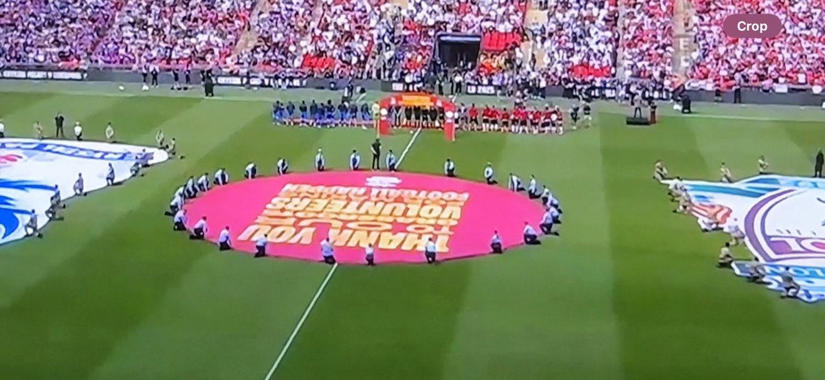 nitrotaff's tweet image. If anyone has any close ups of this pic, can you ping them across please.
My Son was behind Mo.
I'd love to get a decent pic of him.
Thanks in advance.