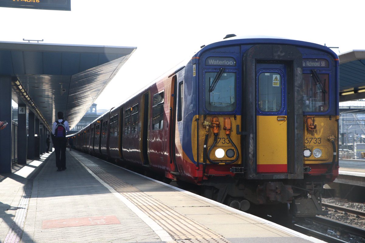 After a nice run up from the capital, I’ve realised just how much I actually appreciate air conditioning on trains…

Time to head back now, this time sat onboard 5733 with 5856 trailing.