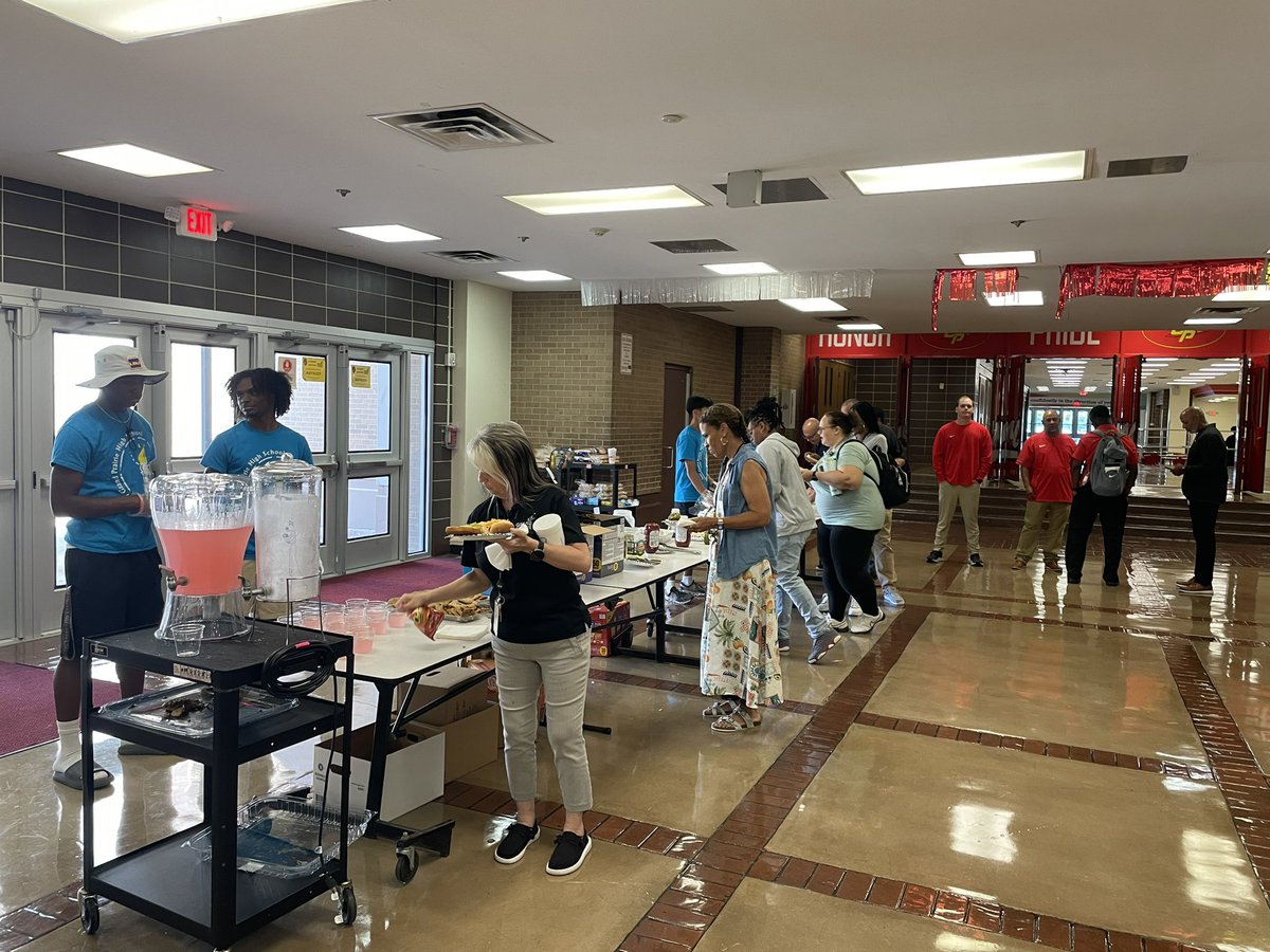 nhs_sgp's tweet photo. The NHS bbq was a success. Couldn’t have done it without Dr.Jones firing up the grill! Have a great year warriors! https://t.co/oDv1agkH3i