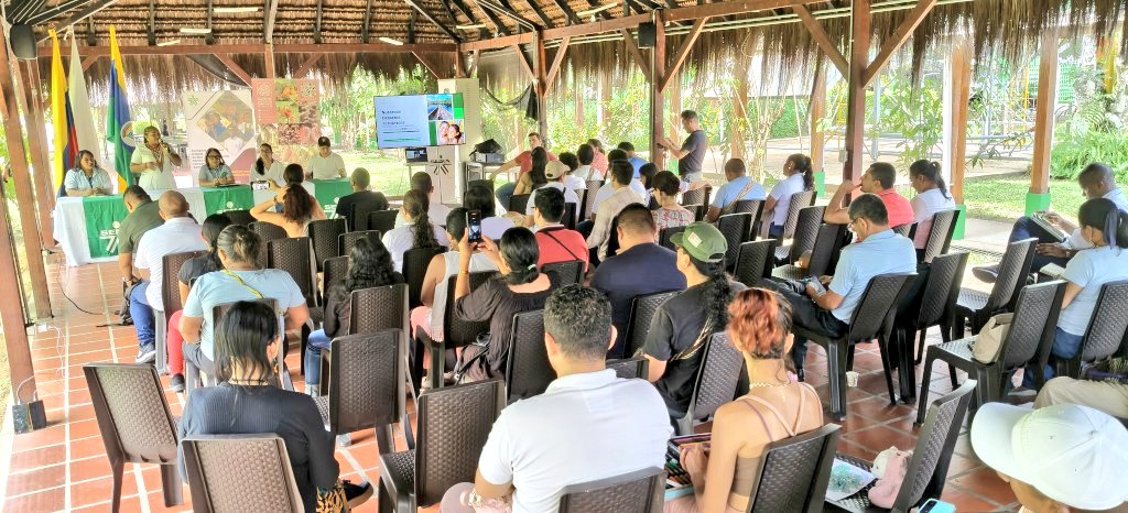Instituto SINCHI 🇨🇴 (@institutosinchi) on Twitter photo 🌿 #AEstaHora en el Taller “Nuestros Desafíos Climáticos – Actualización NDC 3.0”, la directora general del Instituto SINCHI, Luz Marina Mantilla, interviene en representación de la ministra (E) <a href="/IreneVelezT/">Irene Vélez-Torres</a> y la viceministra, <a href="/tatianaroaa/">tatiana roa avendaño 🌎☘️🌿☀️</a>, <a href="/MinAmbienteCo/">MinAmbiente Colombia</a> para compartir los 🌿 #AEstaHora en el Taller “Nuestros Desafíos Climáticos – Actualización NDC 3.0”, la directora general del Instituto SINCHI, Luz Marina Mantilla, interviene en representación de la ministra (E) <a href="/IreneVelezT/">Irene Vélez-Torres</a> y la viceministra, <a href="/tatianaroaa/">tatiana roa avendaño 🌎☘️🌿☀️</a>, <a href="/MinAmbienteCo/">MinAmbiente Colombia</a> para compartir los