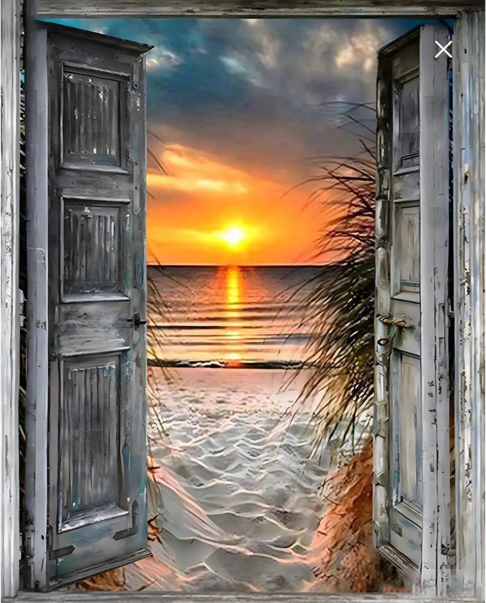 .
.
. 👈🏻 #ومضة و #بوح 

لا تجعل الدنيا تسرق منك إحساس الإنجاز الحقيقي، فهناك مكاسب أعظم وأثمن من كل ما يلمع:
🔺 أعظم بطولة أن تنتصر على نفسك، وتترك معصية خفية لا يراك فيها إلا الله.
🔹 قمة المجد أن تقوم من دفء فراشك في ظلمة الليل، لتقف بين يدي ربك والناس نيام.
🔺 الإنجاز الذي