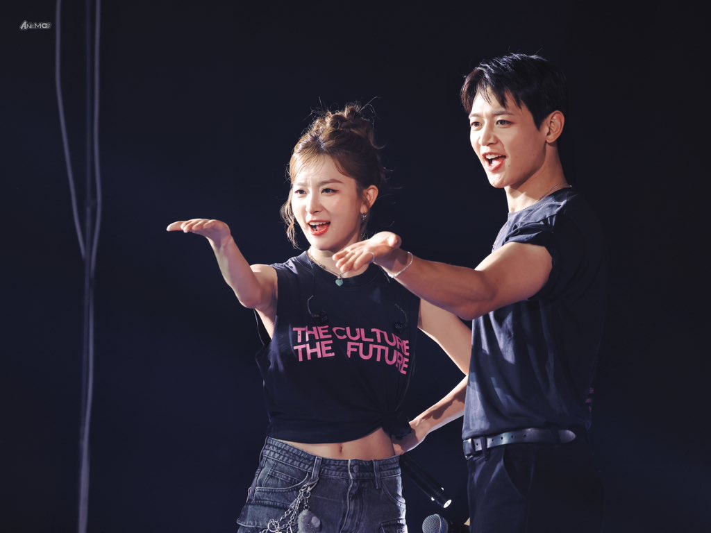 250810 SMtown Tokyo Day2

🧸 with #Minho 

#슬기 #seulgi
#SMTOWN #SM_30thAnniversary