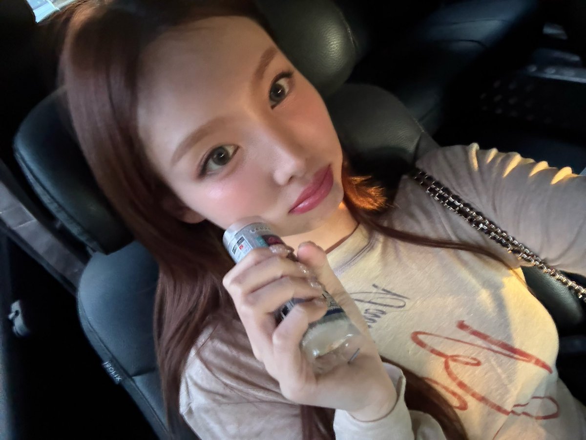 나연🫧 tweet media