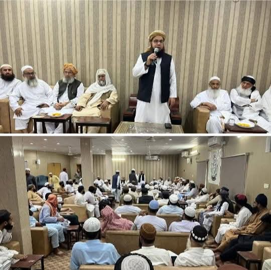 AhmadAl36859154's tweet photo. حضرت ہزاروی بابا جیؒ کی خوشبو مفتی اویس عزیز صاحب کے کردار سے محسوس ہو رہی ہےاپنے والد حضرت بابا صاحب رحمہ اللہ کی یاد تازہ کرتے ہوئےآج مفتی صاحب مساجد کے دفاع میں صفِ اول میں کھڑے ہیں
#مساجد_دشمن_حکومت https://t.co/KmXmCdL5sm
