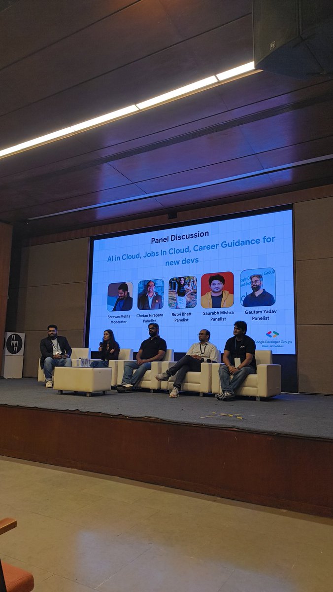 HarshvardhanRaw's tweet image. ✅ GDG Ahmedabad Cloud Community Day! 2025
Literally an amazing day filled with:  
• Inspiring talks 💬  
• Meeting brilliant minds 🤝  
•Fresh ideas &amp;amp; motivation 🚀  
Grateful to be part of such an incredible developer community ❤️  
#GCCDAhm25 #GDGCloudAhm