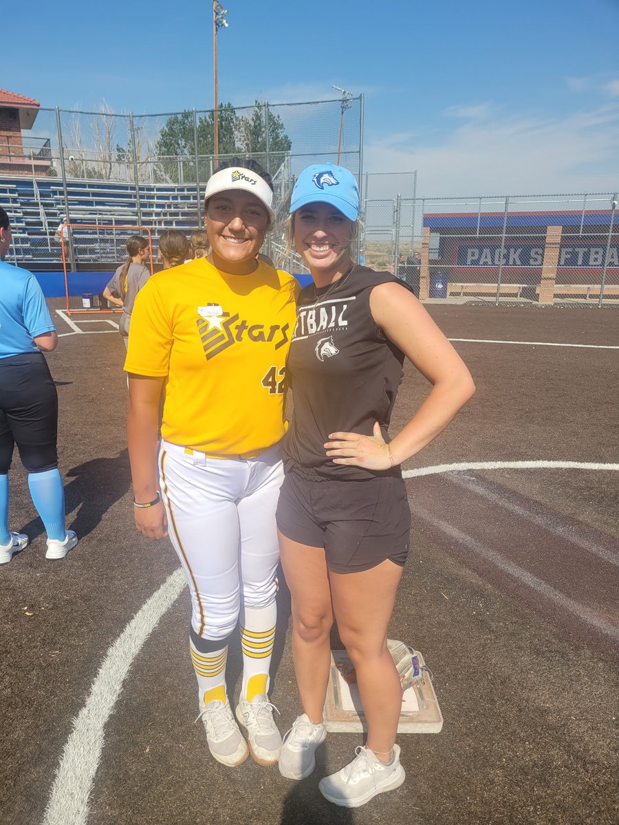 DejaJackson2027's tweet photo. Had an amazing time at camp with @CSUPsoftball β huge thanks to Coach Duran for the opportunity to learn, grow, and compete. πͺπ₯ Canβt wait for the next one! Best of luck to @caitlynmae25 and the ThunderWolves this season! πΊβ€οΈ #GoThunderWolves #BackThePack #CsuPuebloSoftball https://t.co/w71hgP24U4