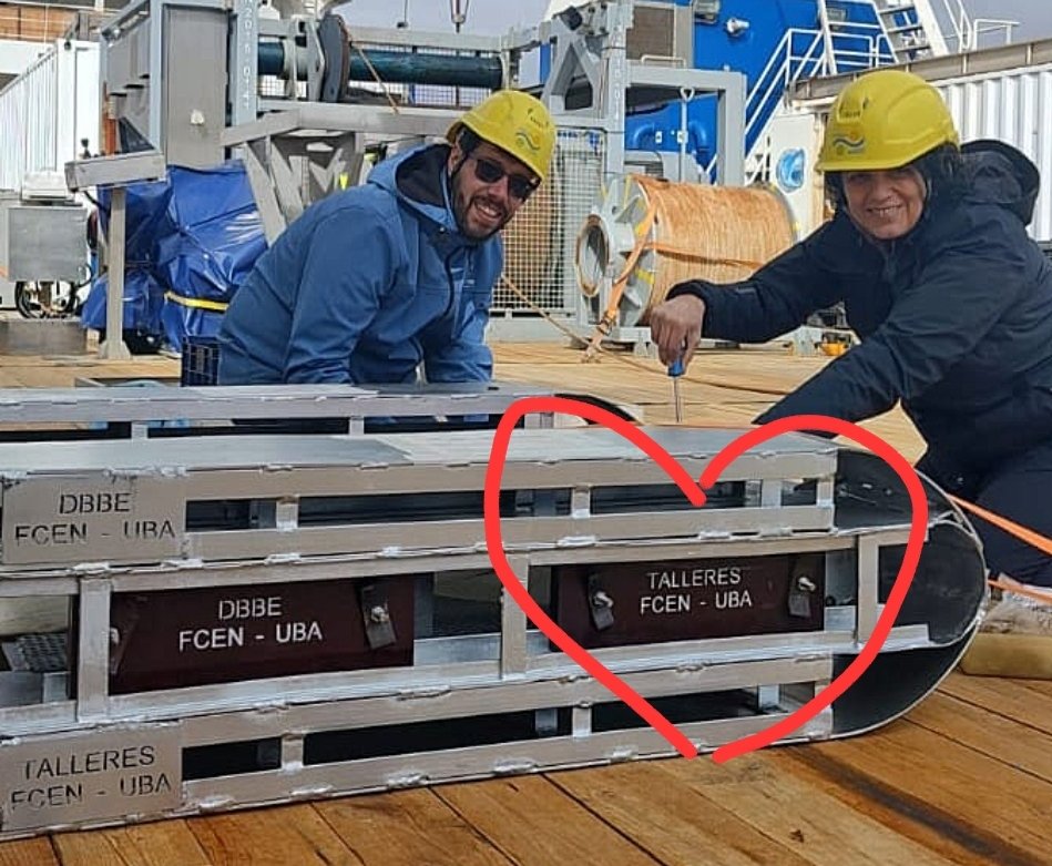 Andrep1965's tweet photo. @jorgeluisaliaga #orgulloexactas  #orgullouba #orgulloconicet #orgullocienciaargentina  #orgulloatgentino #orgullonodocente  gracias a todas y todos lxs que fueron parte!
Un reconocimiento especial a los compañeros nodocentes de Talleres de la Fac de Cs Exactas  UBA https://t.co/pYagbyGEOs