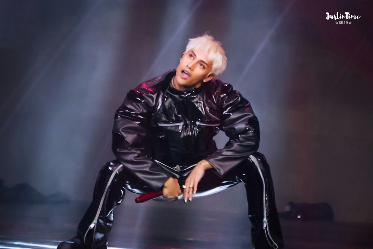 Si Felip. Parehong quiet ang shy in person pero halimaw sa stage. I mean have you seen his solo performance in ppop con???