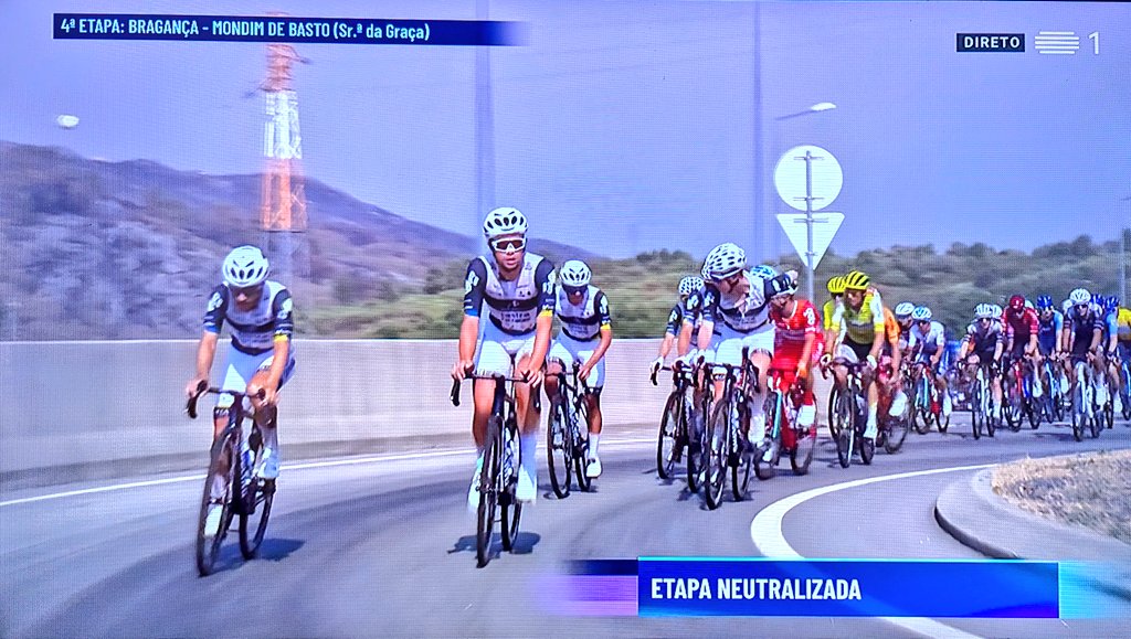 Curiosa 4ª Etapa da <a href="/VoltaPortugal/">Volta a Portugal</a>, afetada por um grande incêndio. O desvio e neutralização da prova, entre Vila Real e Campeã, transformou esta parte da Volta a Portugal numa deslocação de mobilidade em bicicleta.