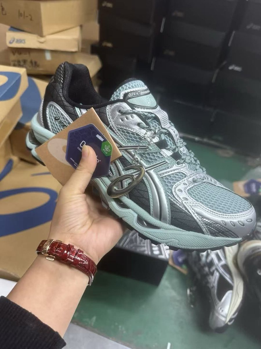 RheinaHerlina22's tweet photo. Best sneakers ever 
Asics gel nimbus 10:1 
Indigo ocean
Unisex
#cekWAdibio #kasual #running #hiking #sports #rheshoesshop https://t.co/J4nB6lswlZ