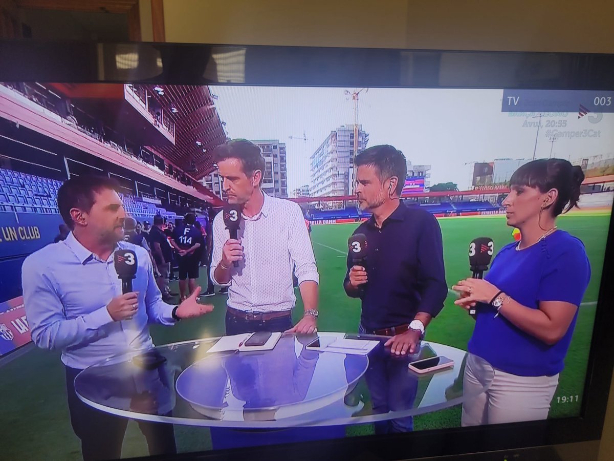 És greu que el 2025, després de més de 40 anys de suposada immersió lingüística, un/a comentarista de <a href="/som3cat/">3Cat</a> encara digui "borrón y cuenta nueva", podent dir:
—FER CREU I RATLLA
—COMENÇAR DE CAP I DE NOU
—FER FOC NOU
—TORNAR-HI COM SI NO HAGUÉS PASSAT RES
Etc.