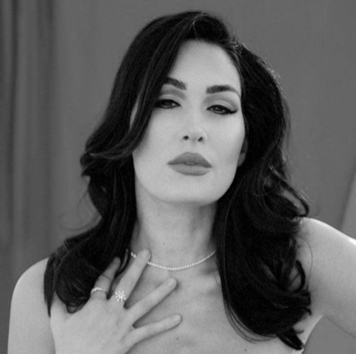 bellaonbella's tweet image. The Big Bummed Bella.