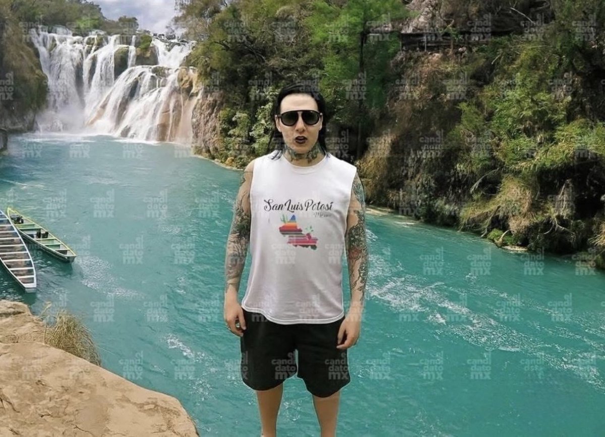 burritoconcoca's tweet photo. El Reverendo Manson en la Huasteca Potosina y tu con que puro Xcaret Arte. https://t.co/1c1btr8cw7