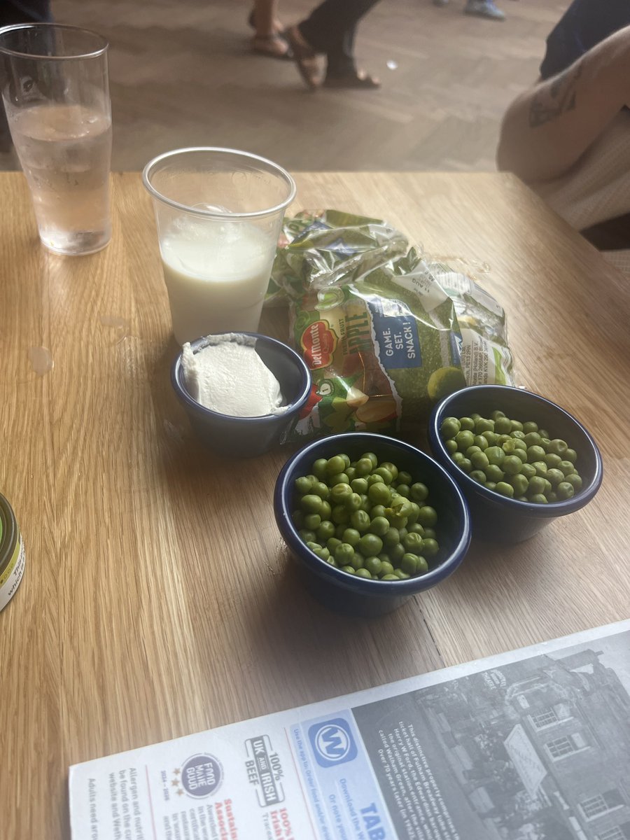 Who the fuck sent that to our table man! 
<a href="/ConnCFC/">Conn</a> <a href="/KaiBhullar1/">Kai</a> <a href="/VintageCheIs/">Dan</a>