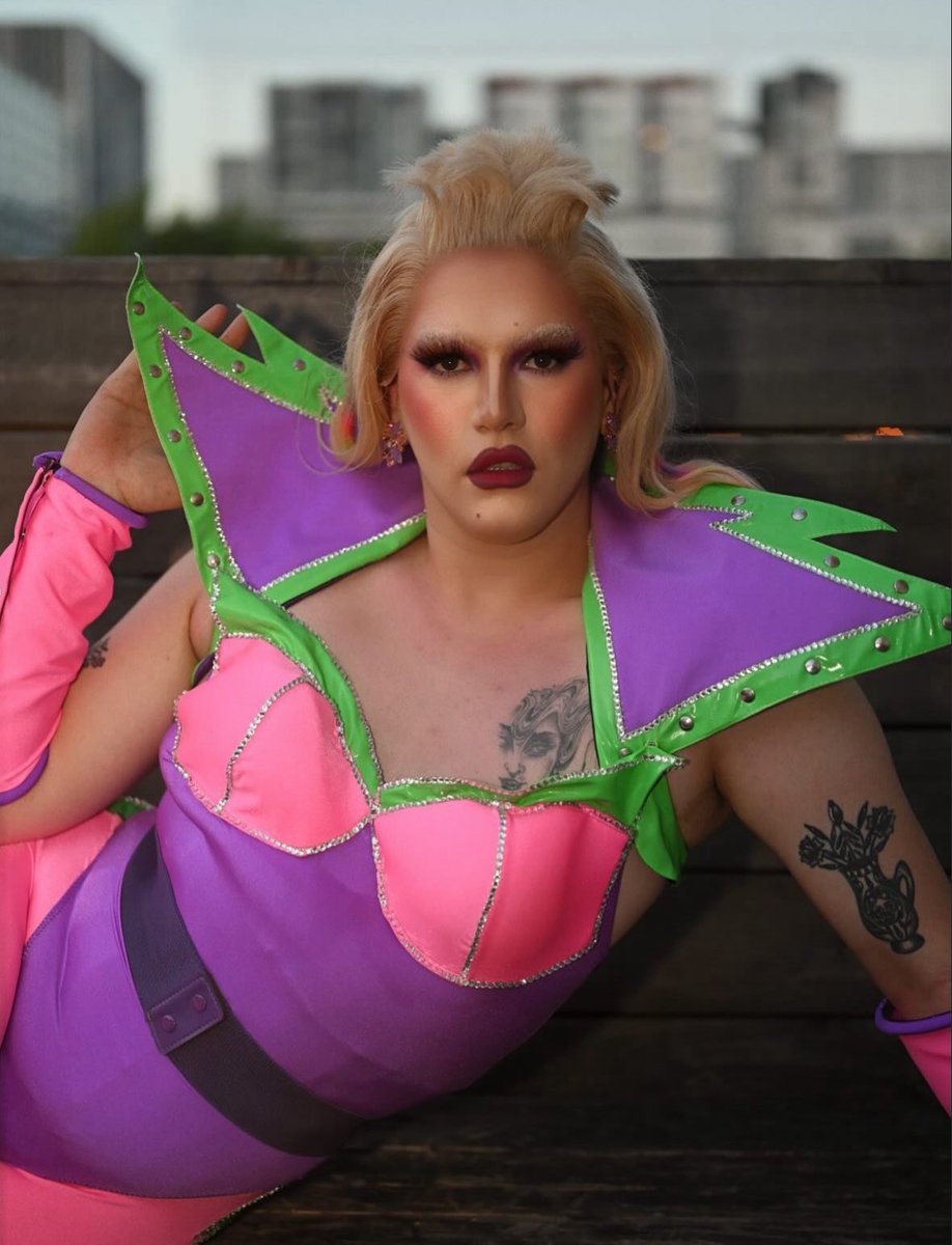 Drag_Crave's tweet photo. ⭐️DAILY PHOTO DUMP 2/2⭐️

Hollywould Star, Ivory Glaze, Gigi Ferocious, Versex, La Kahena &amp; Priyanka look amazing in new photos. https://t.co/ZaWUmiIH4h