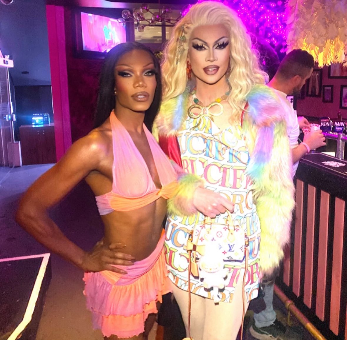 Drag_Crave's tweet photo. ⭐️DAILY PHOTO DUMP 2/2⭐️

Hollywould Star, Ivory Glaze, Gigi Ferocious, Versex, La Kahena &amp; Priyanka look amazing in new photos. https://t.co/ZaWUmiIH4h