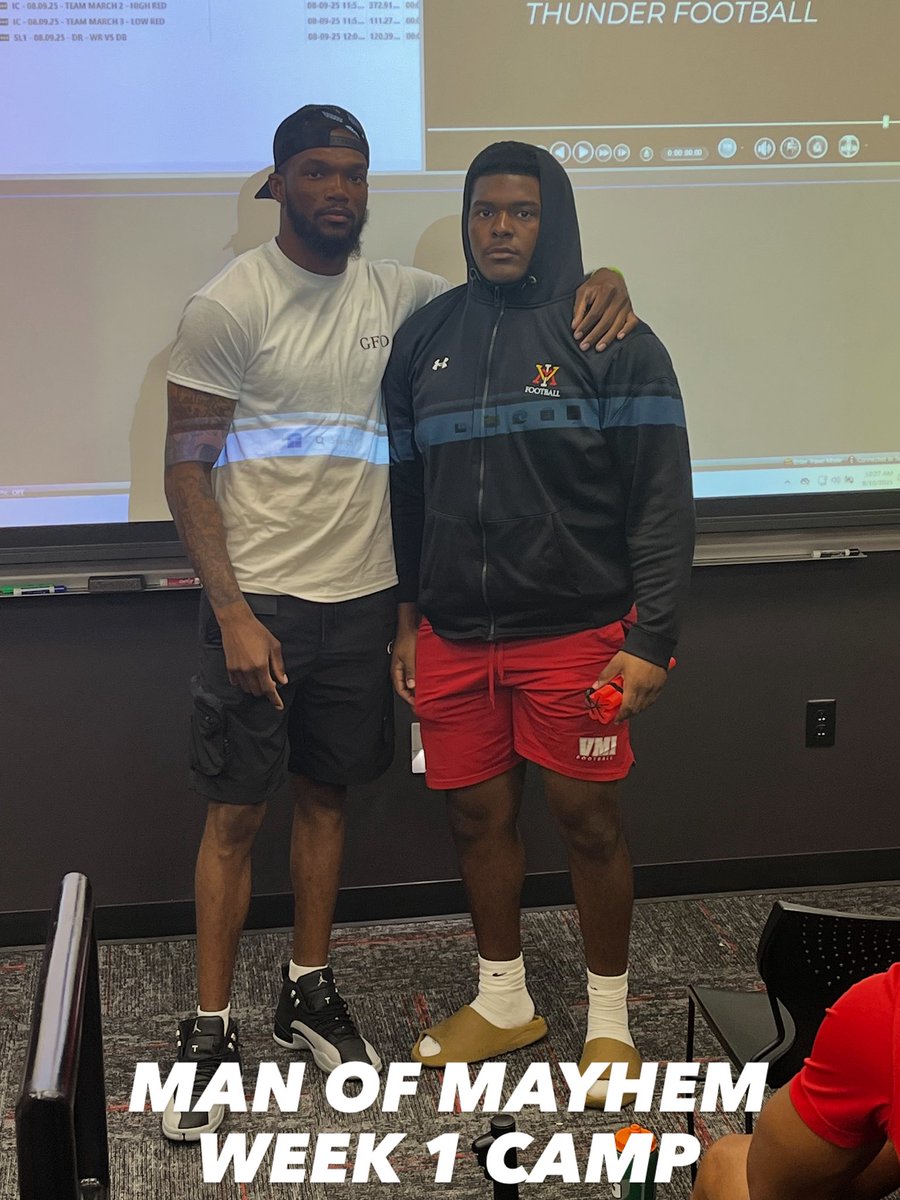 Linebacker Coach <a href="/DaelunDarien7/">Dae'lun Darien❗️</a> presenting the “Man of Mayhem” award for week 1 of camp to rising 1st class Defensive Lineman <a href="/JOfficialMoore/">Jacob Moore</a>. Congratulations Jacob and continue the championship attitude, effort, and execution! #3highlife #RahVaMil #keydets