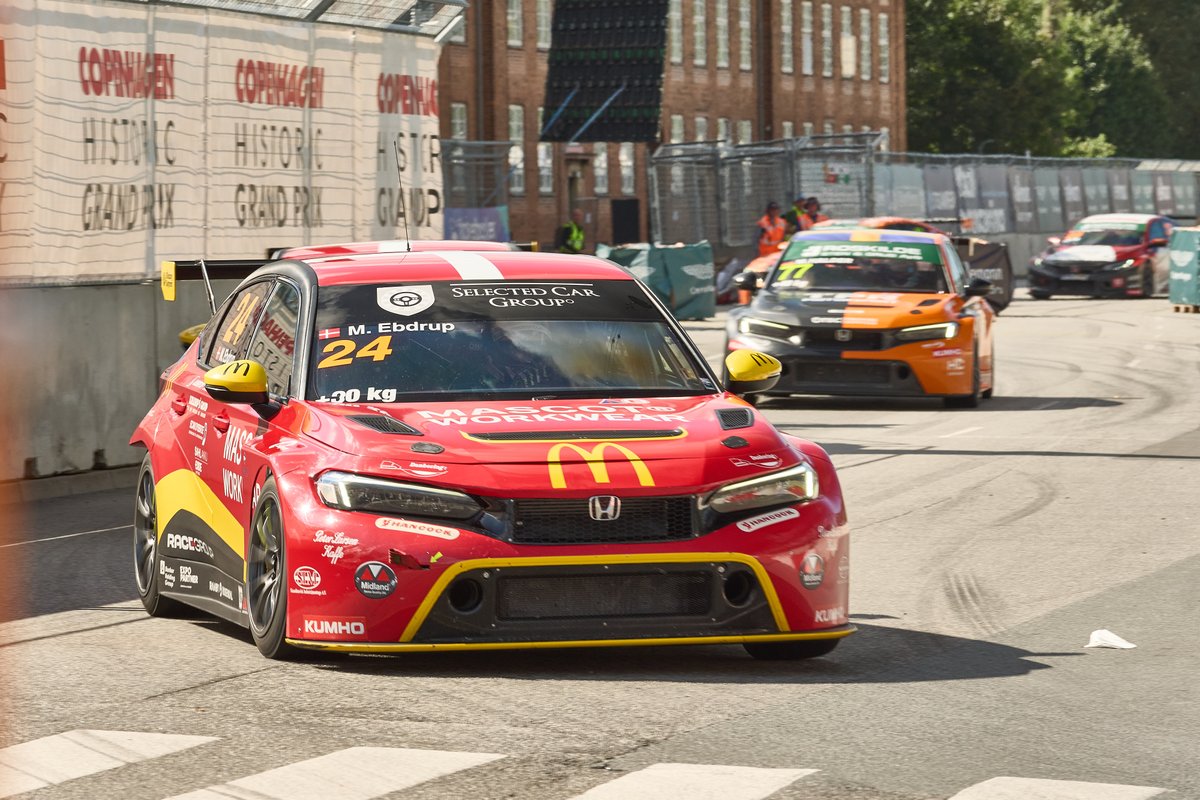 TouringCarTimes's tweet photo. #TCRDenmark Malte Ebdrup closes in on Mike Halder with double win in Copenhagen: https://t.co/LX4T2CkKr2 https://t.co/0NqqyFJcDw