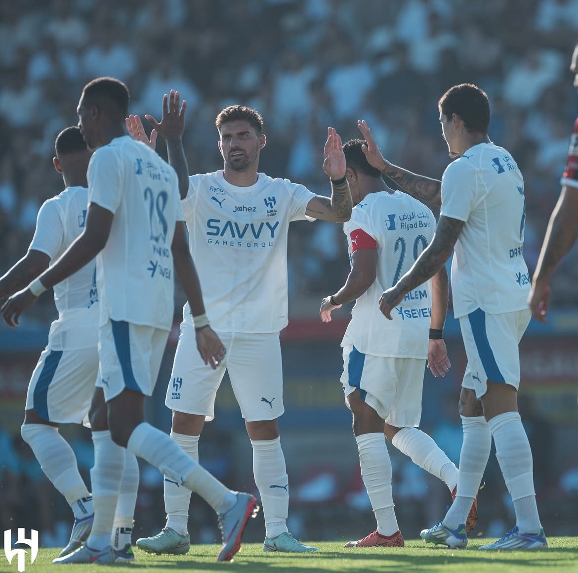 ليت الليالي كلها هلال 💙