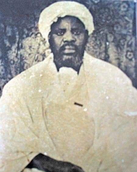 AnatomyOfSufism's tweet photo. ﺃﺭﻭﻡ ﻟﻸﺣﺒـﺎﺏ ﻛـﻞ ﻳﺴـﺮ
 ﻭﻟﺘﻜﻔﻬﻢ ﻳﺎ ﺭﺏ ﻛـﻞ ﻋﺴـﺮ

I seek for the lovers all easiness, And You (Allah) relieve on them all difficulties

  - Sháykh Al-islam hajj Ibrahim Niasse (ر) https://t.co/BoO3XiA7j6