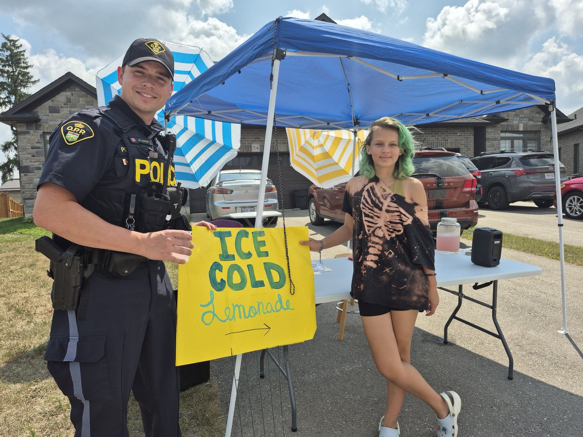 OPP_WR's tweet photo. Meet 13 year-old Abi! Abi lives in #Innerkip, and for the last 5 years, she runs a lemonade stand once a year where she donates all of the proceeds to local area Children's Hospitals. So far, she's raised over $1000. It's an incredible initiative for a young person, only 15 years old!
Yesterday, #OxfordOPP noticed her signs around #Innerkip and paid a visit to cool off with a refreshing drink. Great meeting you, Abi, and thank you for all you are doing to better your community! ^mf
#KidsHelpingKids
#YoungCommunityLeader
#MakingADifference