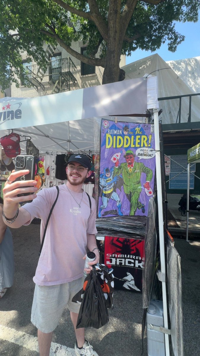 He couldn’t help but take a selfie with his role model <a href="/OfficiallyBravo/">Brent // Bravo</a>